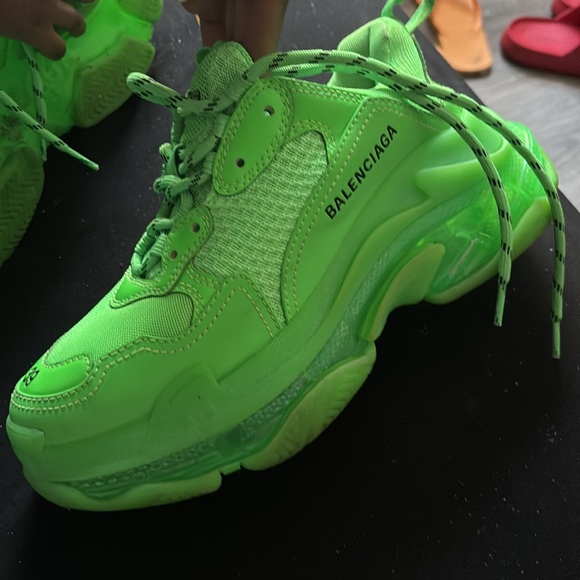 Lime green Balenciaga - Picture 9 of 15